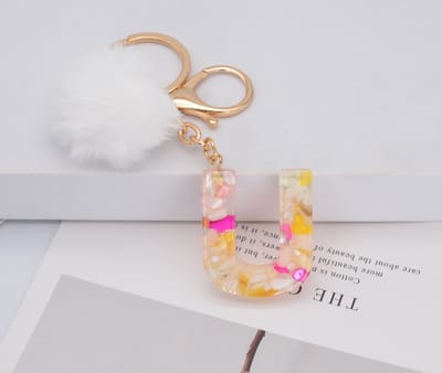 Letter Sleutelhanger A-Z – Luxe Initialen Sleutelhanger met Pompon & Kwastje – Tashanger voor Dames & Meisjes – Accessoire voor Sleutelbos, Handtas, Rugzak & Autosleutel – Persoonlijk Cadeau voor Vrouw, Moeder, Dochter & Vriendin