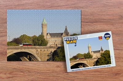 Puzzel Een kasteel in Luxemburg onder een blauwe hemel - Legpuzzel - Puzzel 1000 stukjes volwassenen