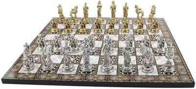 Handgemaakt Metalen Schaakspel met Historische Figuren en Paremoer Hout Effect Bord