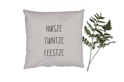 Sierkussens - Kussentjes Woonkamer - 50x50 cm - Tekst - Tuin - Huisje tuintje feestje - Quotes