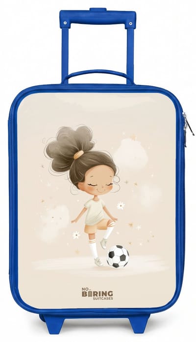 NoBoringSuitcases.com® - Kinderkoffer blauw - Kindertrolley jongen - Meisje met een voetbal in beige kleuren - Koffer kind lichtgewicht - Reiskoffer trolley voor kinderen - Koffertje met lichtgevende wieltjes - Rolkoffer