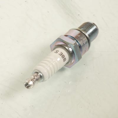 Bougie d'allumage NGK pour Moto Yamaha 350 RDLC 1980 à 1993 B8ES Neuf