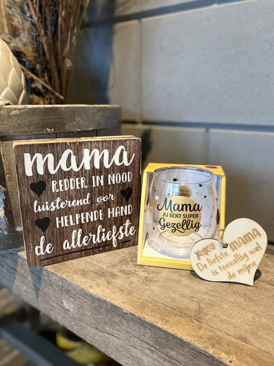Creaties van Hier - Cadeau pakket mama met houten hartje - Tekstblok redder in nood - Wijnglas mama - Glas - Hout - Moederdag