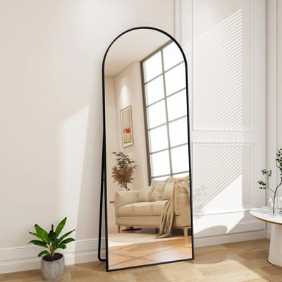 Gebogen staande spiegel 164x54 cm, met verstelbare standaard, zwart aluminium frame, hangend of staand, voor slaapkamer, woonkamer of garderobe