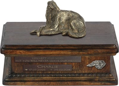 Persoonlijke urn voor Borzoi-hond, met beeldje en houten ontwerp