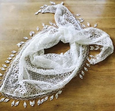 Emilie Scarves Driehoek sjaal  Ibiza sjaal - Wit kant - Pareo