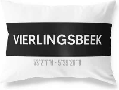 Tuinkussen VIERLINGSBEEK - NOORD-BRABANT met coördinaten - Buitenkussen - Bootkussen - Weerbestendig - Jouw Plaats - Studio216 - Modern - Zwart-Wit - 50x30cm
