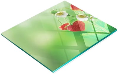 Multifunctionele decoratieve glazen snijplank voor in de keuken met aardbeienhartmotief, 60x52 cm
