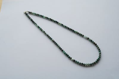 Smaragd gefacetteerd collier