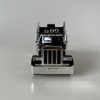 USEme - truck - heavy truck - 1:24 - zwart - Peterbilt