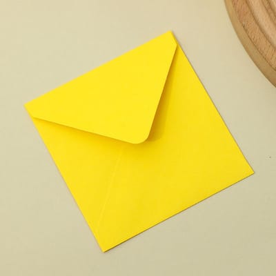 Verpakking van 50 vierkante gekleurde enveloppen - Eenvoudig ontwerp, multifunctionele enveloppen - Handgemaakte enveloppen voor wenskaarten en cadeaus - Creatief briefpapier - Citroengeel - 10*10cm
