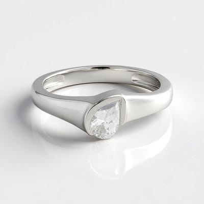 Cavill - Zilveren ring 925 Sterling met Cambodja peervormige 0,54 ct zirkoon - Bezel gezette elegante damesring - Tijdloos ontwerp