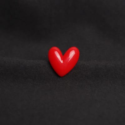 1 pièce Mini Broches Cœur Rouge d'Amour Pour Femmes Hommes Broche Mignonne Pins de Reverberation Badges Noël Nouvel An Bijoux de Couple Cadeaux red