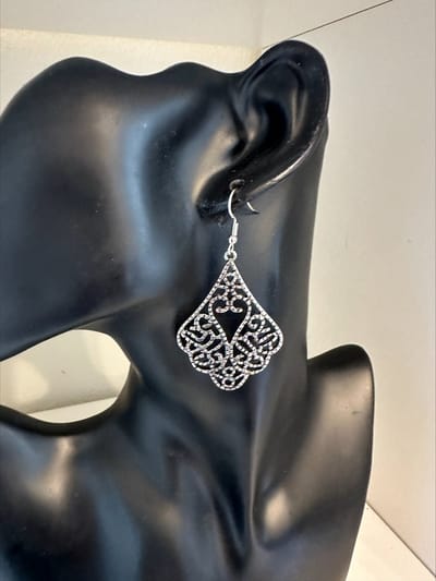 Vintage zilverkleurige geometrische oorbellen | | Make up | Parfum | Moederdag | Verjaardagscadeau| Cadeautje| Valentijnsdag| Kado | sieraden | vaderdag | oorbellen | oorsieraden