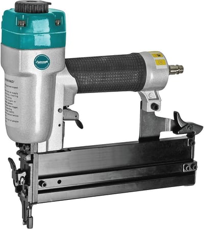 Perslucht nietmachine voor spijkers en nietjes 15-50 mm - 0,6 l/schot, 6 bar werkdruk
