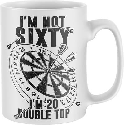 Grappige Darts Mok voor 60e Verjaardag - Perfect Cadeau voor Dartspelers - Wit 11 oz