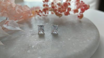 Rechthoekige Zirkonia oorbellen - Zilveren Oorbellen - 8 x 6 mm - Zilver 925 - Amona Jewelry