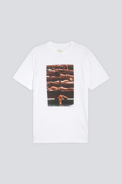 T-shirt Serie Photograph by Slim Aarons Wit