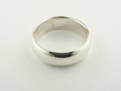 Gladde zilveren ring - 7 mm. - maat 19