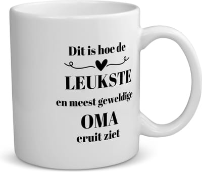 Akyol - dit is hoe de leukste en meest geweldige oma eruit ziet koffiemok - theemok - Oma - meest leukste oma - verjaardag - cadeautje voor oma - oma artikelen - kado - geschenk - 350 ML inhoud