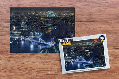 Puzzel Luchtfoto van Londen met centraal de Tower Bridge in de nacht - Legpuzzel - Puzzel 500 stukjes