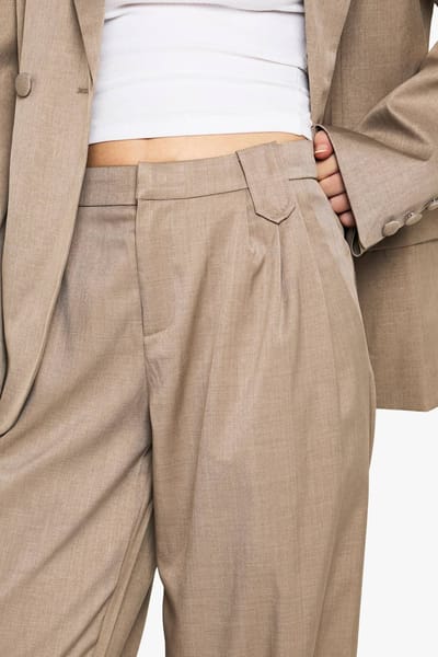 boohoo Dames Op maat gemaakte broek met rechte pijpen | Paddestoel | Maat: 38