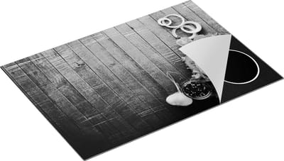 Chefcare Inductie Beschermer Hamburger op Bruine Houten Planken - Zwart Wit - 75x50 cm - Afdekplaat Inductie - Kookplaat Beschermer - Inductie Mat