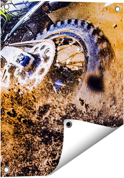 Gards Tuinposter Motorcross Wiel met Modder - 40x50 cm - Tuindoek - Tuindecoratie - Wanddecoratie buiten - Tuinschilderij
