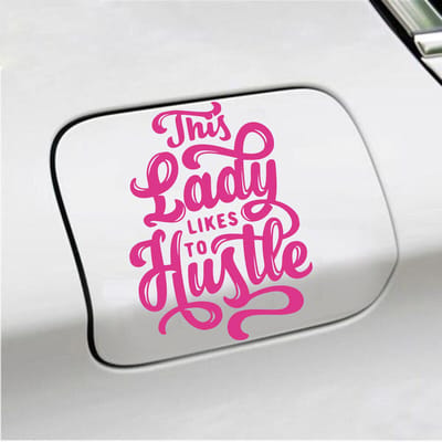 Bumpersticker - This Lady Likes To Hustle - 13,8 X 10,3 - Roze