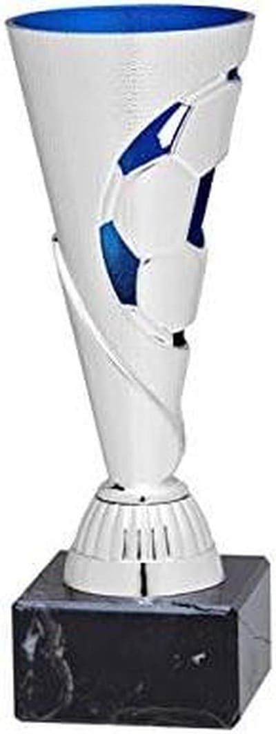 Technocoppe schaal van verchroomd ABS en blauw. Voetbal op de stans. Beschikt over een hoogte van 18,00 cm. Gepersonaliseerd schild Omaggio Premiazioni Sportive