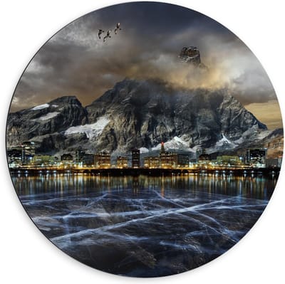 Dibond Wandcirkel - Storm boven Berg - 60x60cm Foto op Aluminium Wandcirkel (met ophangsysteem)