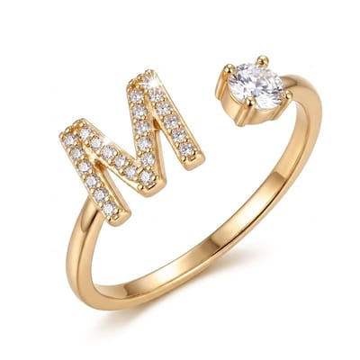 Goudkleurige witkleurige ring dames met initiaal M en ronde steen – open ring verstelbaar letter ring met strass details en zirkonia look