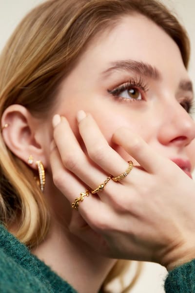 Stainless steel ring with zircon details - Yehwang - Ring - Maat 18 - Zilver