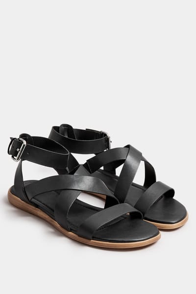 Yours Sandalen Met Gekruiste Bandjes En Gesp In Een Extra Brede Pasvorm In Zwartsize 38EEE