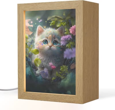 Nachtlampje 15x20 cm - Kinder lampje - Kitten - Bloemen - Bos - Illustratie - Poes - Tafellamp kinderkamer - Slaapkamer lamp - Bedlamp kinderen - Kinderlampje stopcontact - Wandlamp babykamer - Nachtlampjes