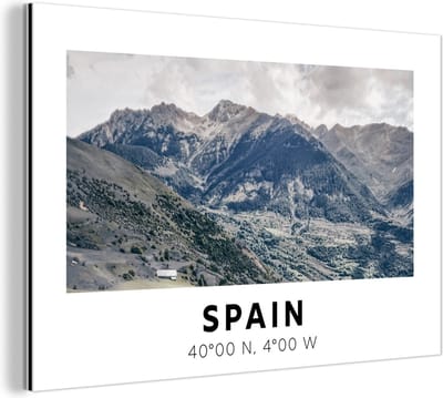 Wanddecoratie Metaal - Aluminium Schilderij Industrieel - Spanje - Groen - Europa - 180x120 cm - Dibond - Foto op aluminium - Industriële muurdecoratie - Voor de woonkamer/slaapkamer