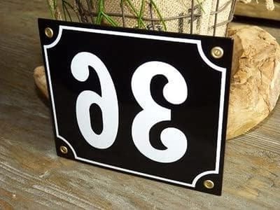 Emaille Huisnummer - Huisnummerbord Gebold - Huis Nummer Aangeven - Handmatig Ingekleurd - 18x15 cm - Zwart wit