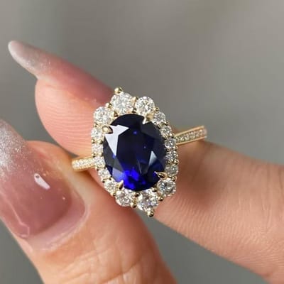 Magnifiques Bagues Rondes Couleur Or avec Pierre Bleue et Blanche Creuses pour Femmes Bijoux Bagues d'Anniversaire Cadeau 8 beige