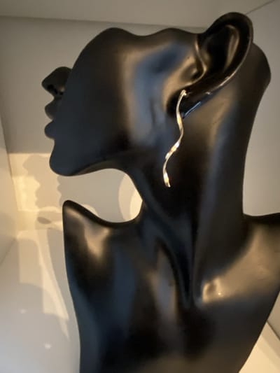 Minimalistische gedraaide oorknop | | Make up | Parfum | Moederdag | Verjaardagscadeau| Cadeautje| Valentijnsdag| Kado | sieraden | vaderdag | oorbellen | oorsieraden