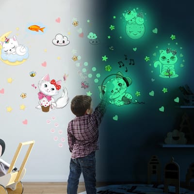 Glow in the Dark Speelse kat / Kat met koptelefoon Sticker Kinderkamer Zelfklevende Cartoon Muursticker