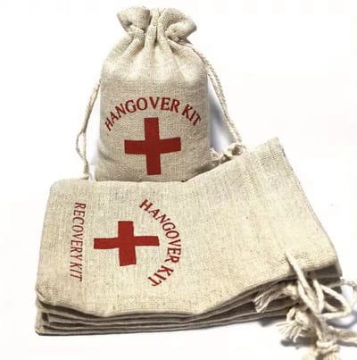 Hangover Recovery zakjes - Bruiloftzakjes - Recovery kit - Goodiebag - 20x Jute zakjes - 14/10CM - Traktatie Zakjes - Jute / Stoffen Snoepzakjes - Gastentasje - feestzakjes - CHPN