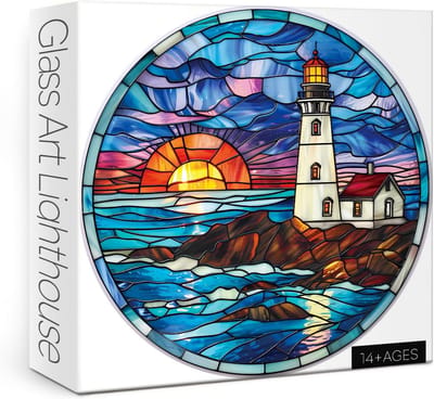 1000-Stuks Puzzel: Prachtig Glas-in-Lood Strand & Vuurtoren bij Zonsondergang