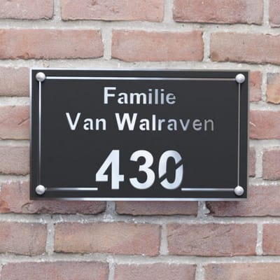 Naambordje voordeur - Huisnummerbord - Rechthoek kader - 25x15 - zwart/zilver - RVS afstandshouders