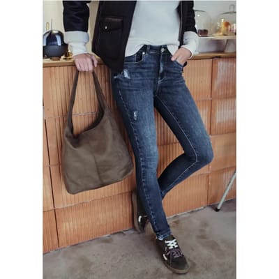 Jeans met destroyed details