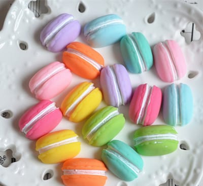 TLVX 16 stuks Leuke 3D Macaron Magneten / Sterke Koelkast Macron Magneet / Makron Foto Magneet / Vrolijke Speel- en Leer Kleur Magneetjes / School / Whiteboard / Decoratief / Boodschappenlijst / Notitie / Memo bord / Kantoor / Schoolbord / Magnetisch