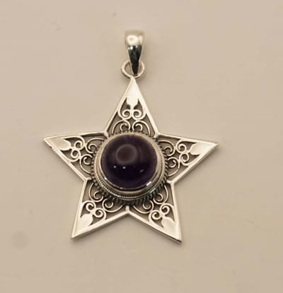 Sterling zilveren hanger van ster met steen amethyst - zilveren hanger van sier ster met paarse steen - sierlijke zilveren vrouwen hanger ster - silver pendant star - bedel voor aan ketting ster