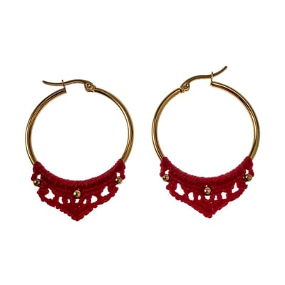 Goudkleuirige Oorringer met Micro-Macramé in Donkerrood, Oorbellen, RVS, Dames – ∅35mm x 2mm - Handgemaakt door esde2