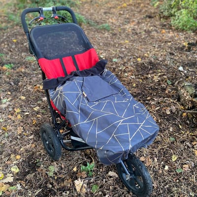 Bundlebean Children's Wheelchair Cosy – Fleece-lined waterproof nylon, hand warming pocket on the front, adjustable straps – Universal fit for wheelchair and buggy for special needs