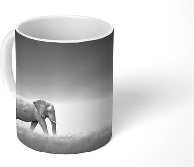 Mok - Koffiemok - Olifant - Dieren - Landschap - Zwart wit - zebra - Mokken - 350 ML - Beker - Koffiemokken - Theemok