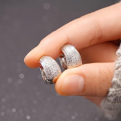Boucles d'Oreilles Créoles Bling Bling en Zirconium pour Femmes Port Quotidien Boucles d'Oreilles Scintillantes Fête de Mariage Bijoux de Mode Haute Qualité En Vente brown